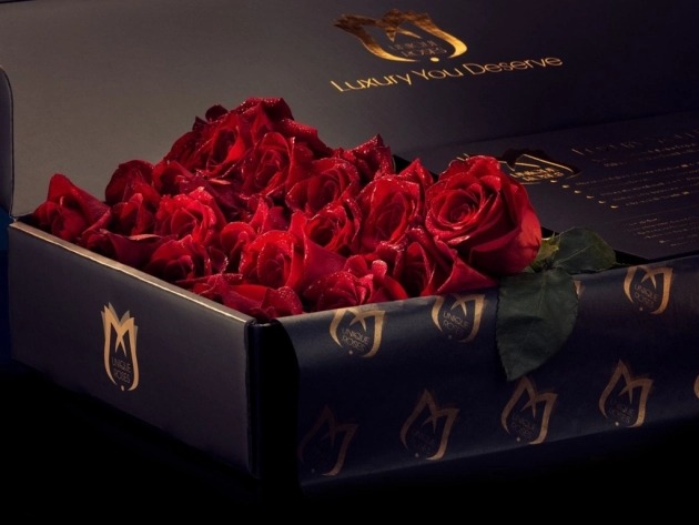 RED ROSES GIFT IN EDINBURGH